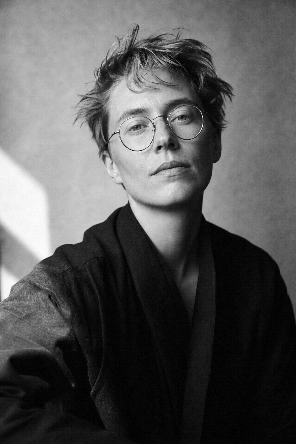 Editorial black and white portrait of Noa Lindqvist